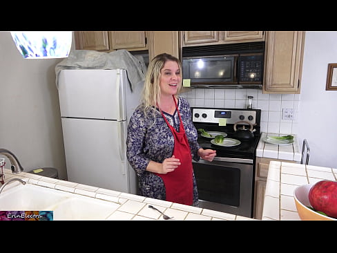 ❤️ Stepmom milking him in the kitchen before his date Quality porn at en-us.dickies-shop.ru ☑